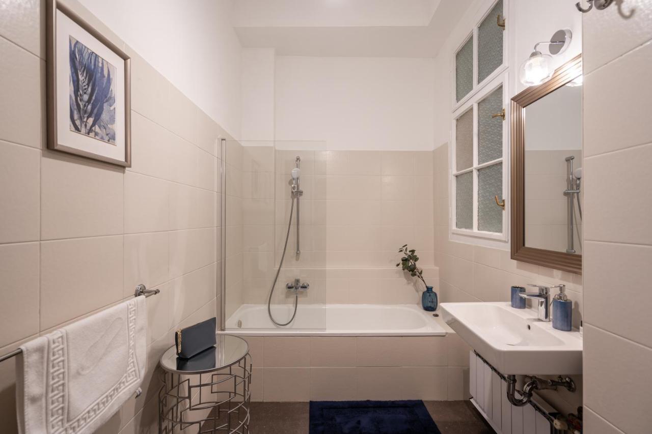 Stollar Apartment, Best Danube View Budapest Bagian luar foto