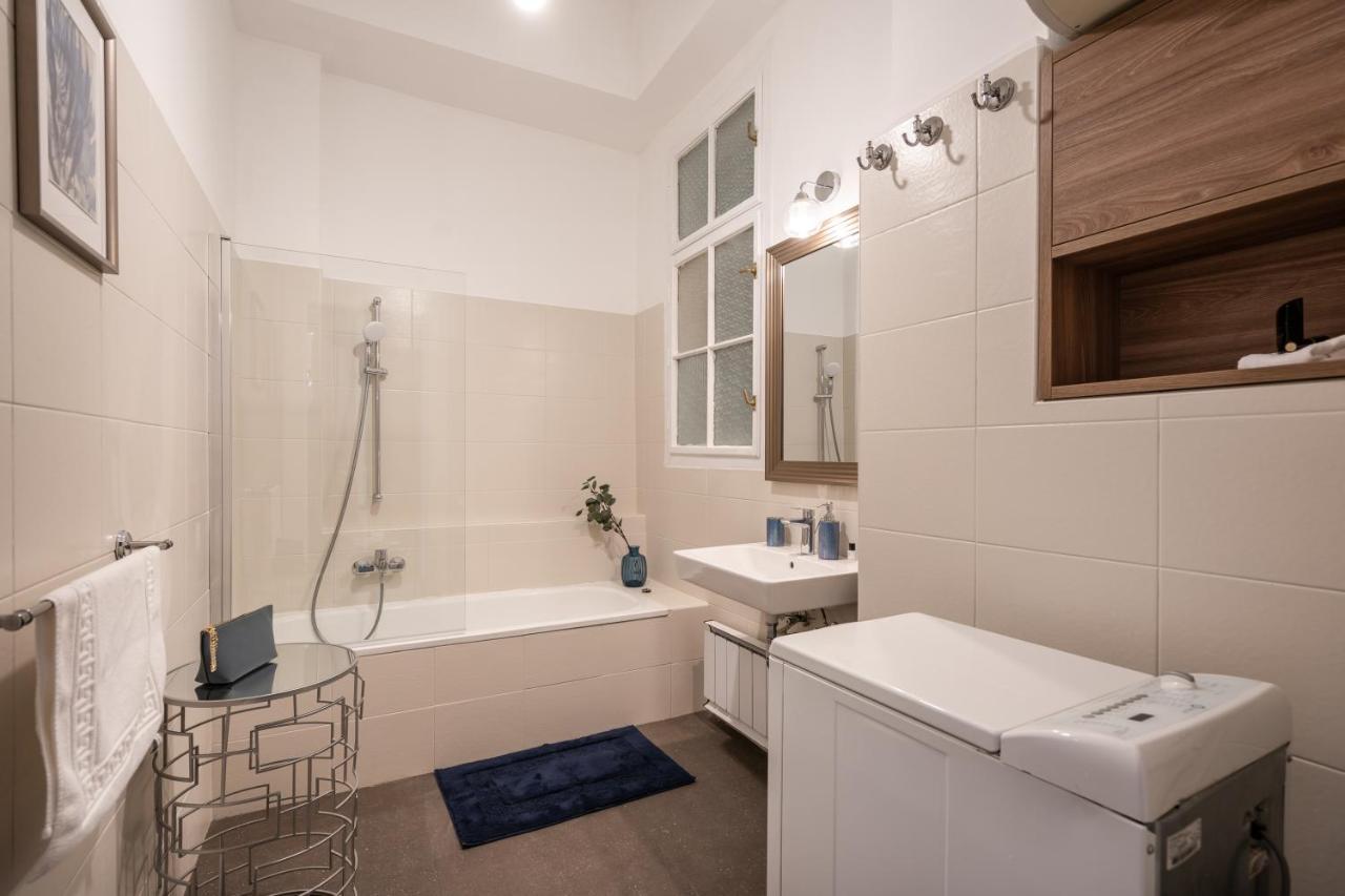 Stollar Apartment, Best Danube View Budapest Bagian luar foto